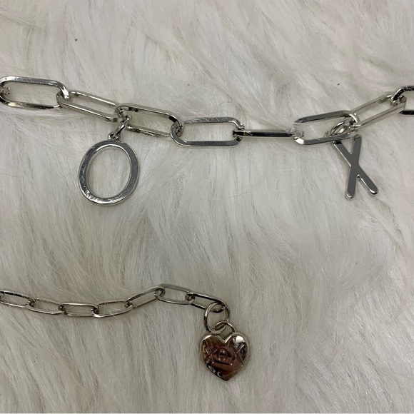 NWT Betsey Johnson Silver Nickel Tone Chain Link Belt XOXO Charms Size S/M $42 - Picture 4 of 4